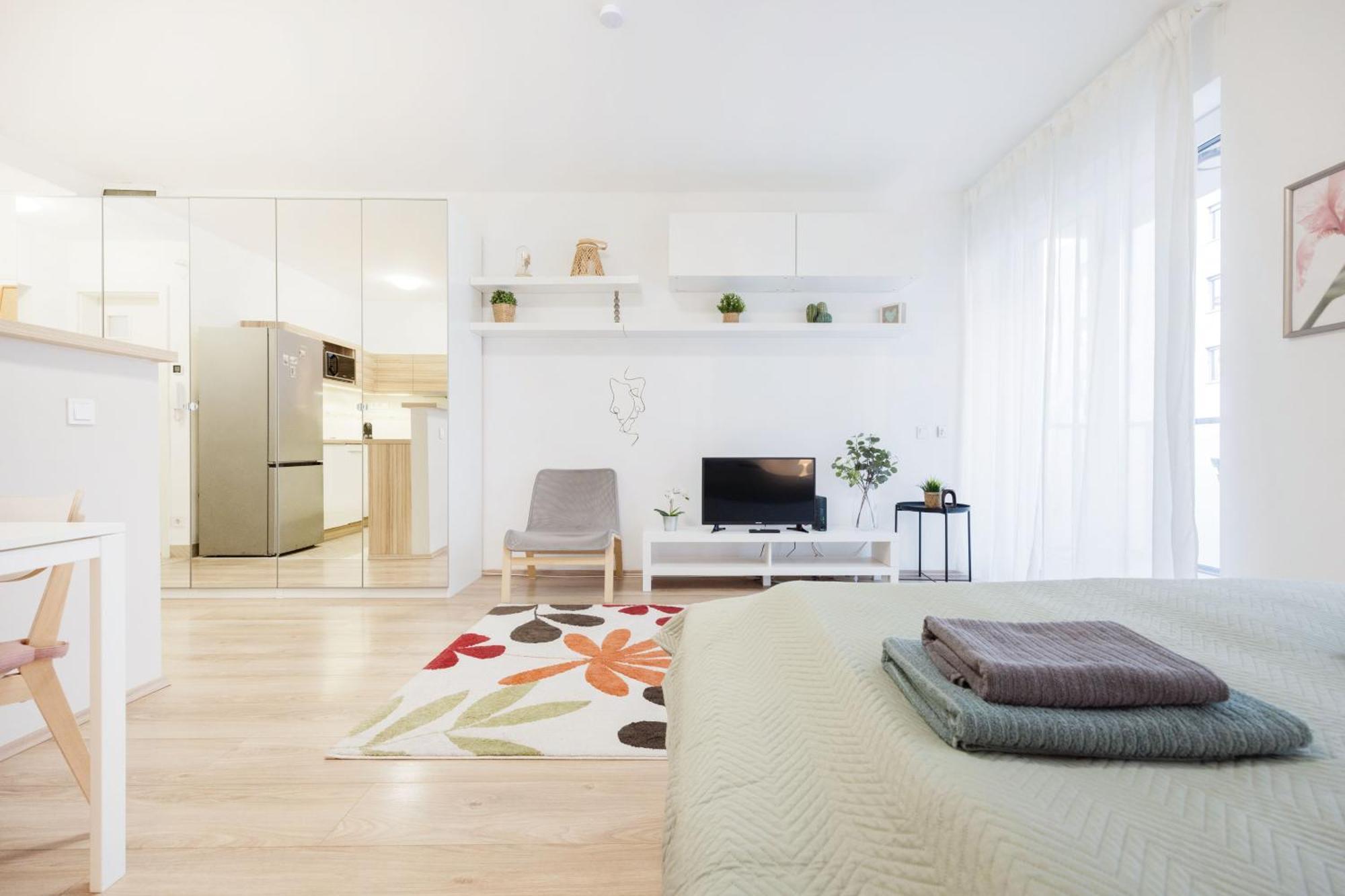 The Chic Crib With Balcony Apartman Budapest Kültér fotó
