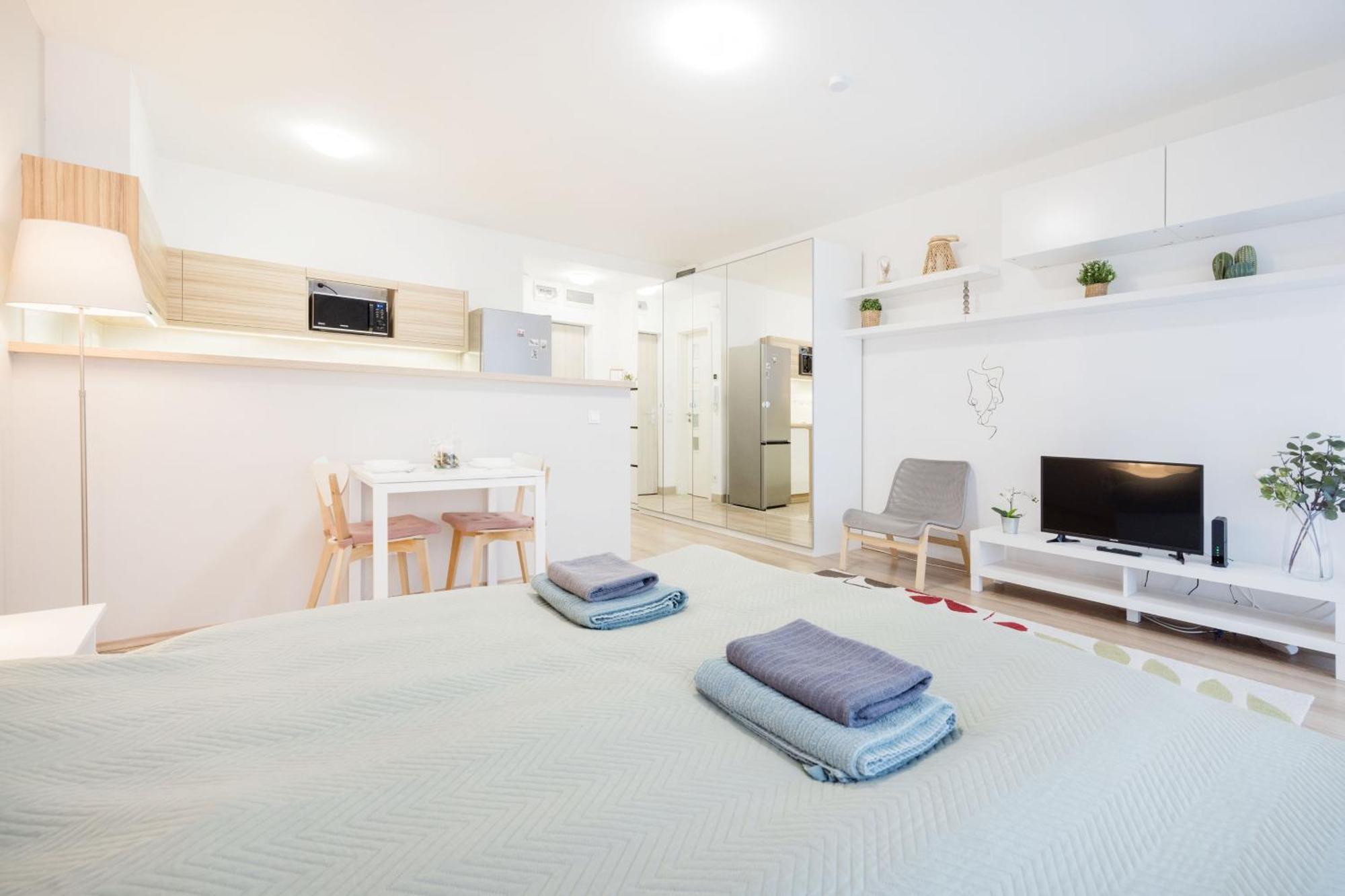 The Chic Crib With Balcony Apartman Budapest Kültér fotó